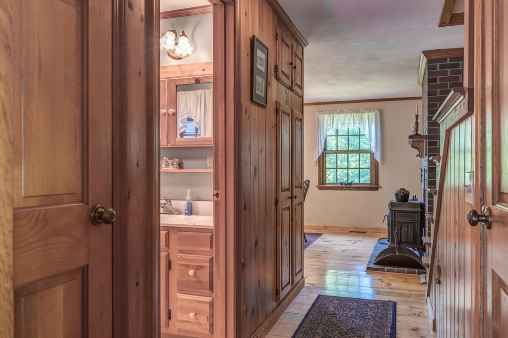 94 Moran Road Temple, NH 03084 - Photo 8 of 40