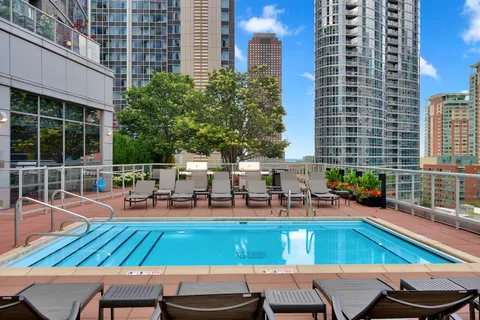 $1,000,000 | 240 East Illinois Street, Unit 3001, Chicago, IL 60611