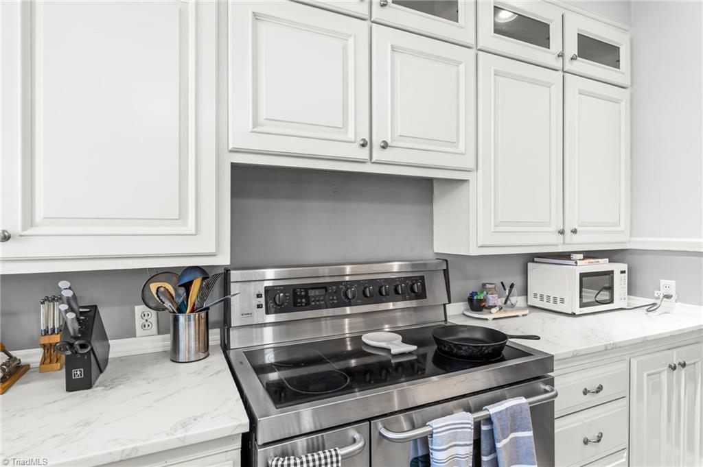 630 Colonial Drive High Point, NC 27262 - Photo 16 of 37