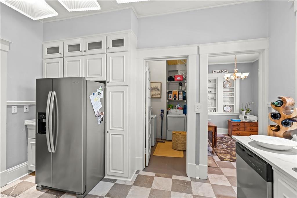 630 Colonial Drive High Point, NC 27262 - Photo 18 of 37