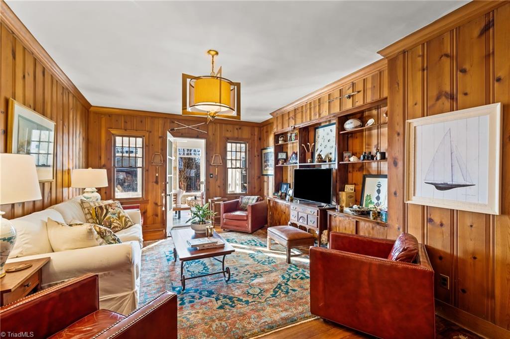 630 Colonial Drive High Point, NC 27262 - Photo 19 of 37