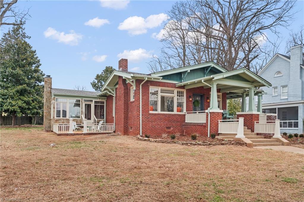 630 Colonial Drive High Point, NC 27262 - Photo 2 of 37