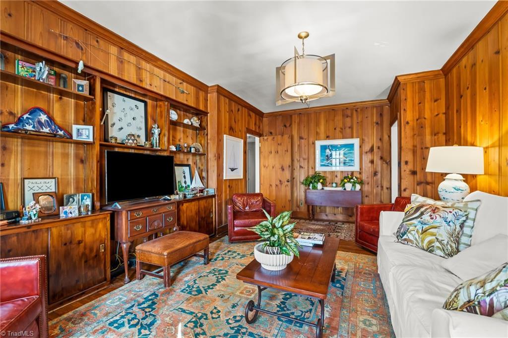 630 Colonial Drive High Point, NC 27262 - Photo 24 of 37