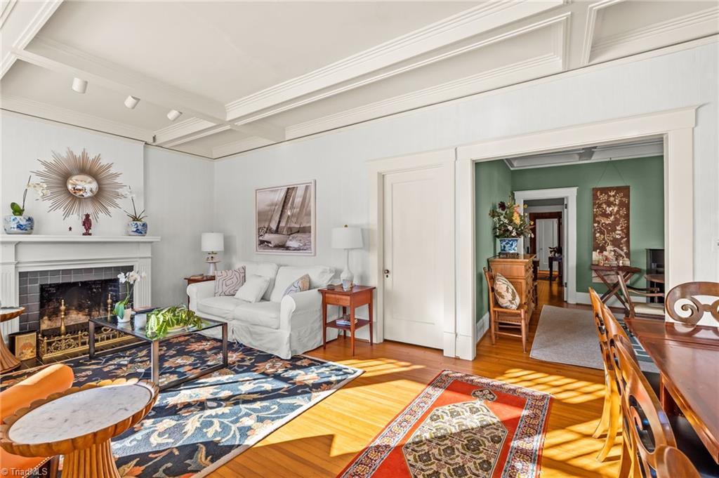 630 Colonial Drive High Point, NC 27262 - Photo 7 of 37