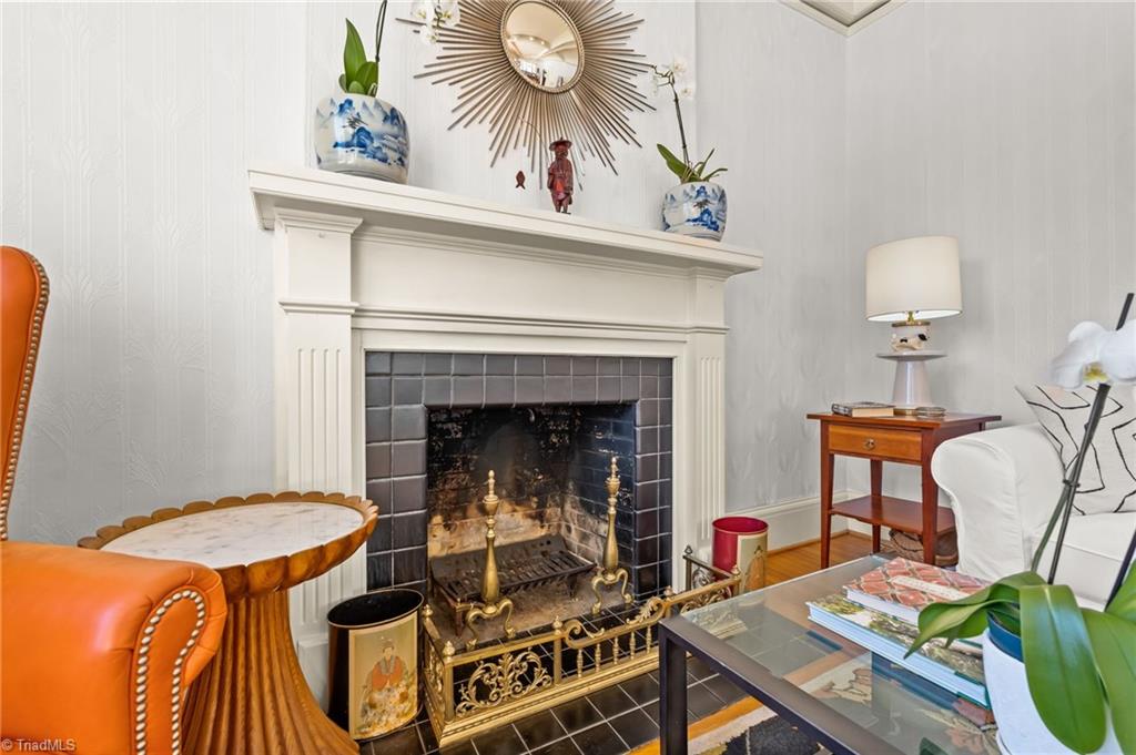 630 Colonial Drive High Point, NC 27262 - Photo 9 of 37