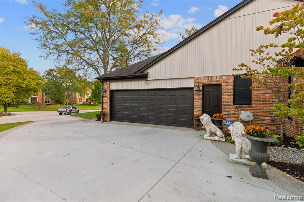 2599 Munster Road Rochester Hills, MI 48309 - Photo 53 of 58