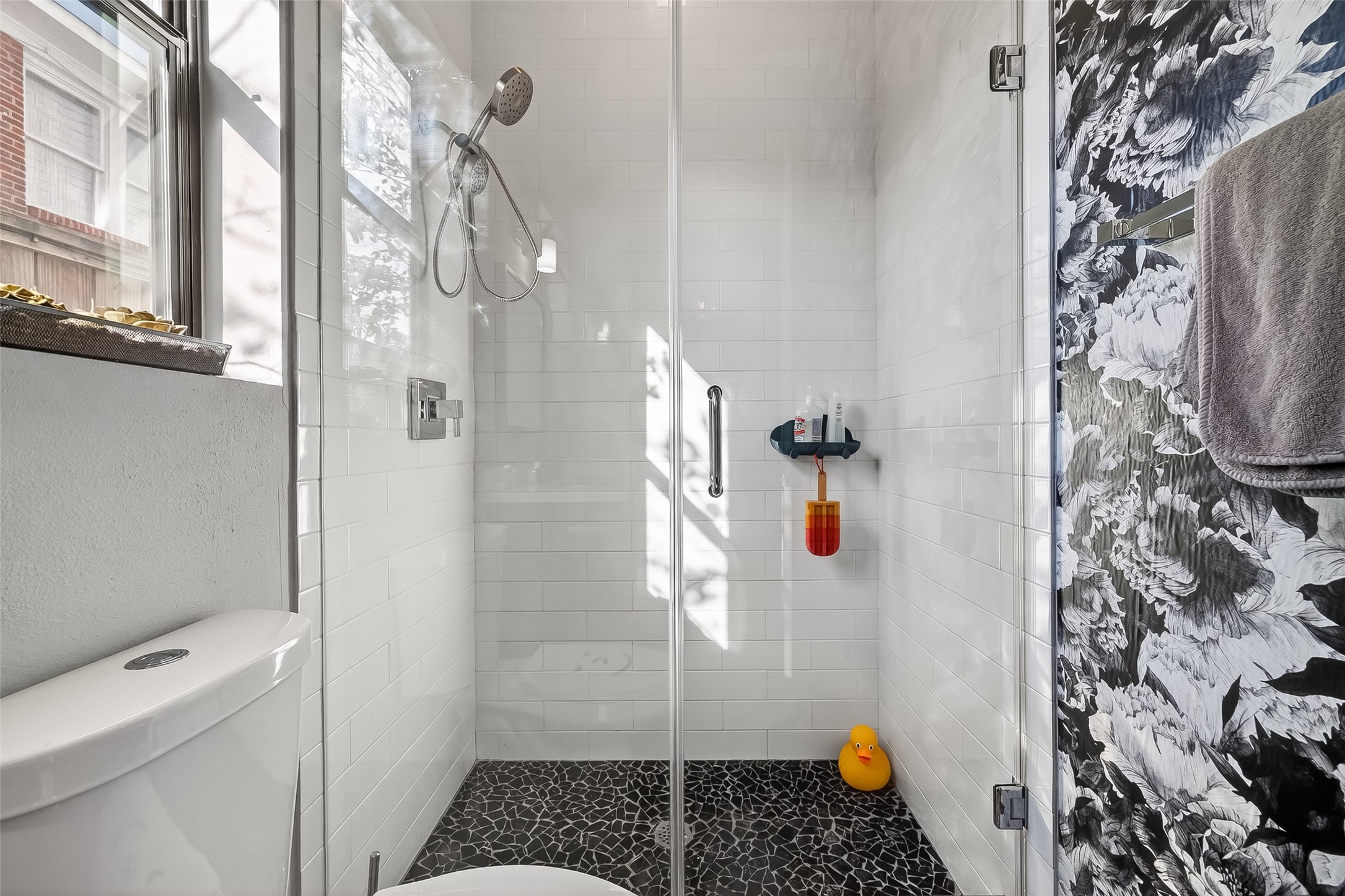 606 Pacific Street Houston, TX 77006 - Photo 24 of 41 a bathroom with a shower