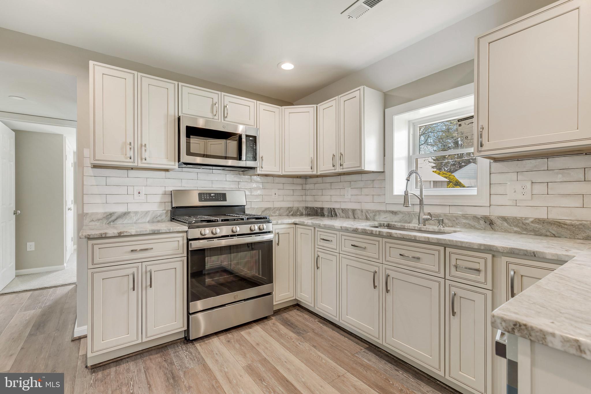 3148 Baybriar Road Baltimore, MD 21222 - Photo 15 of 39