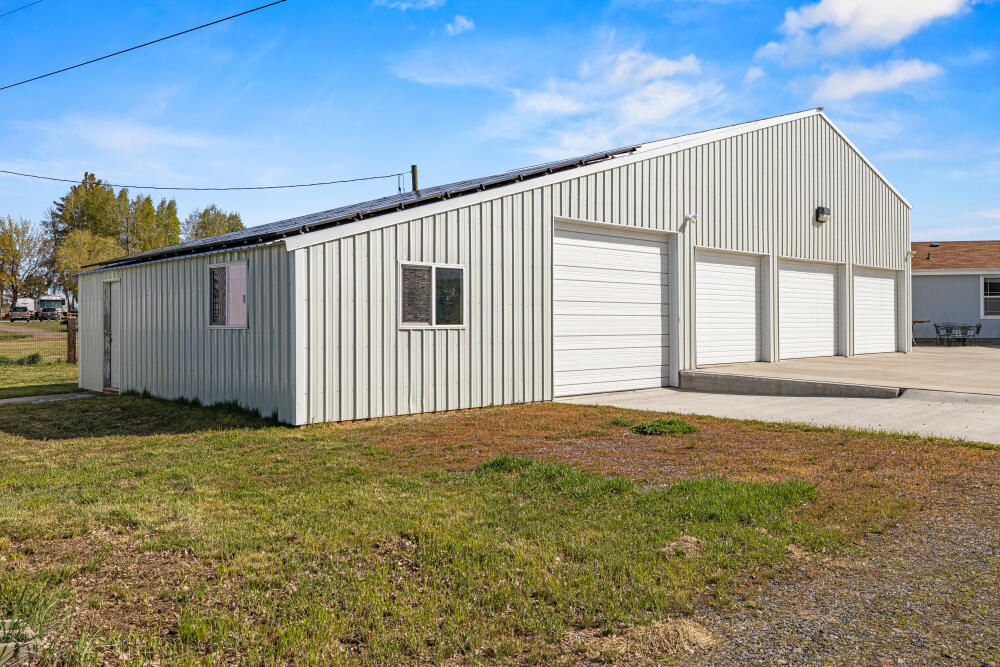 32315 Modoc Point Road Chiloquin, OR 97624 - Photo 44 of 71 32315ModocPointRd-12