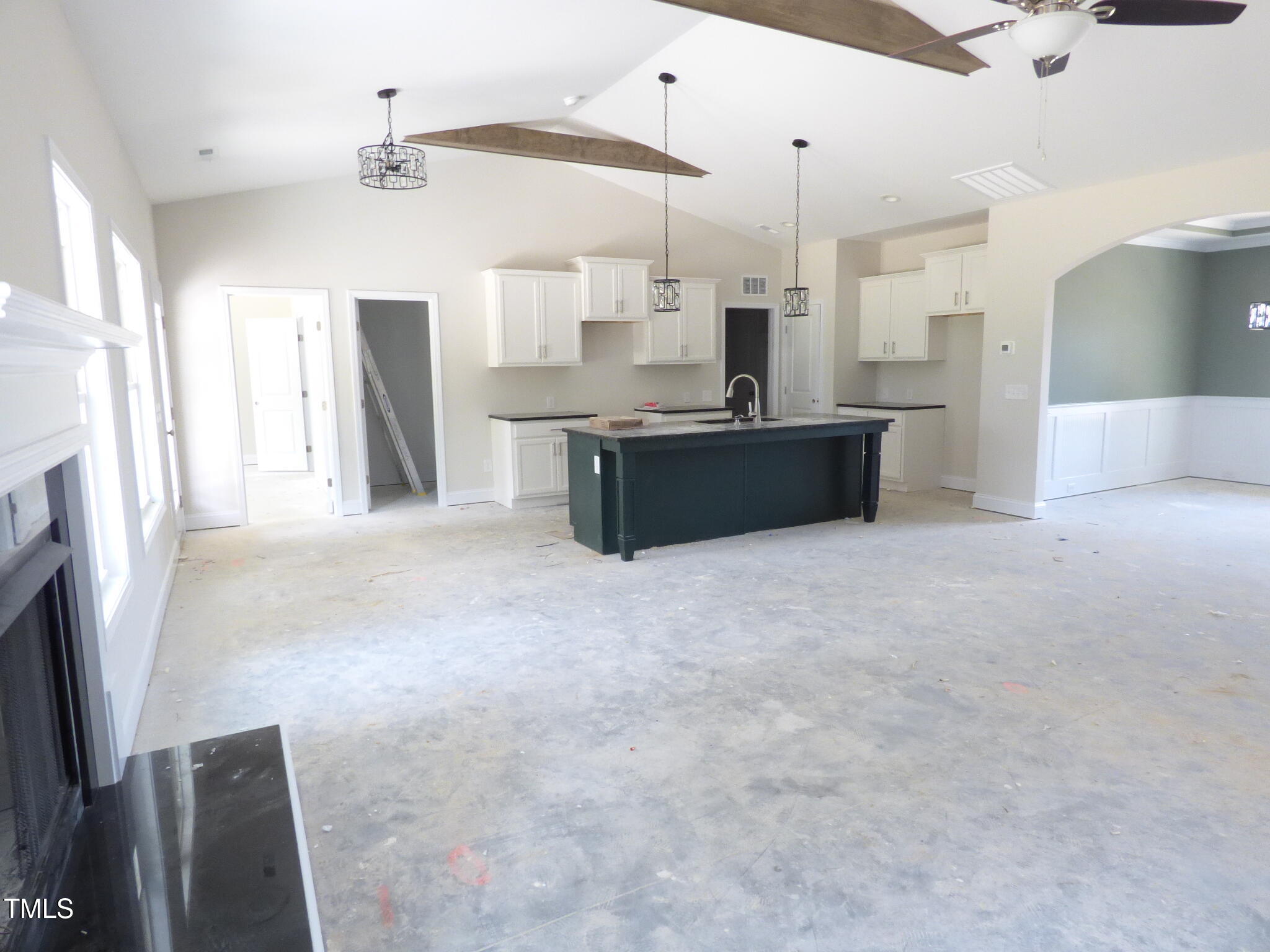 802 Shadetree Road Benson, NC 27504 - Photo 5 of 29 P1120022