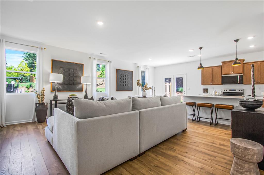 3574 Matthew Court Decatur, GA 30034 - Photo 3 of 25 Gallery Image 3