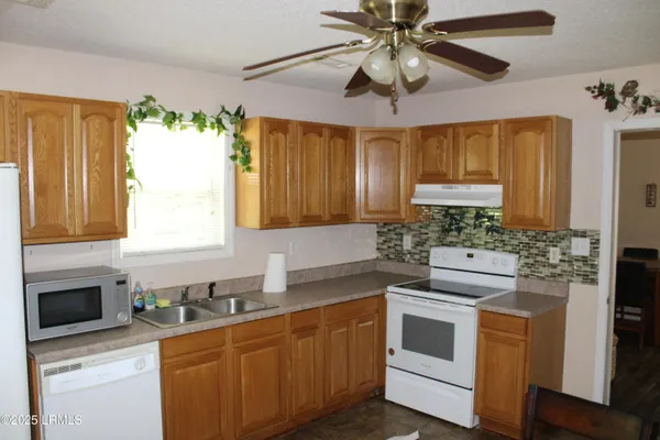 $269,500 | 609 Ashley Drive, Hampton, SC 29924