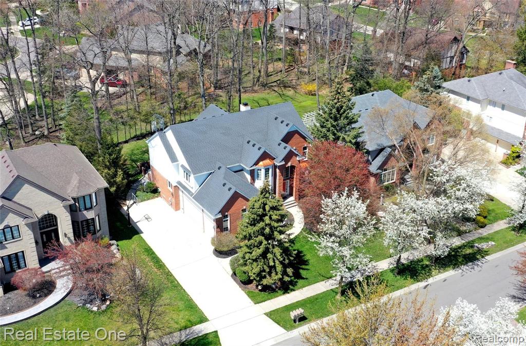 2014 Mapleridge Road Rochester Hills, MI 48309 - Photo 2 of 53