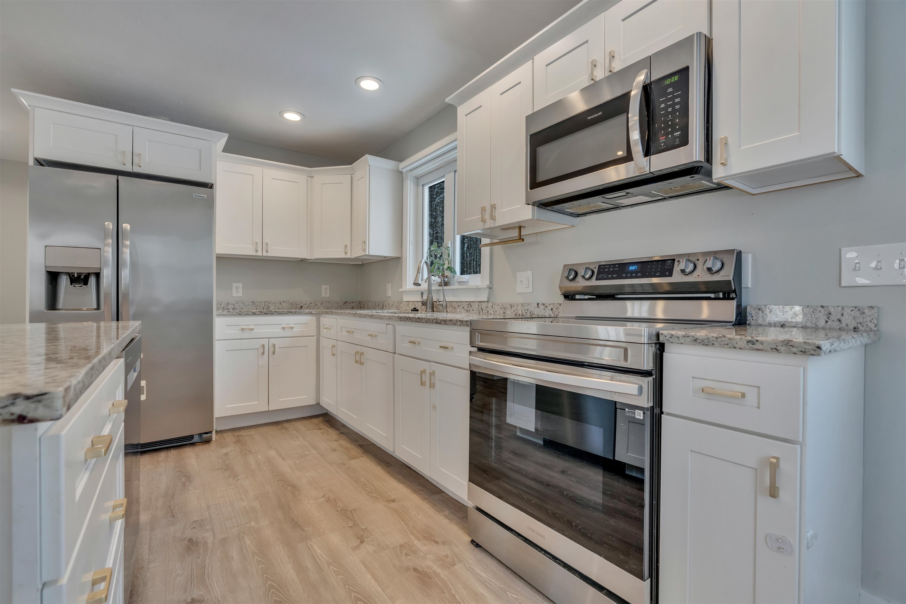 24 Nute Road, Unit B Madbury, NH 03823 - Photo 4 of 39