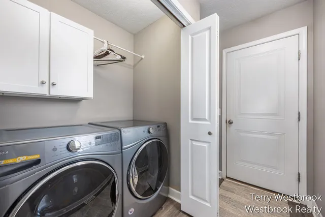 $495,000 | 2546 Highridge Lane Southeast, Grand Rapids, MI 49546