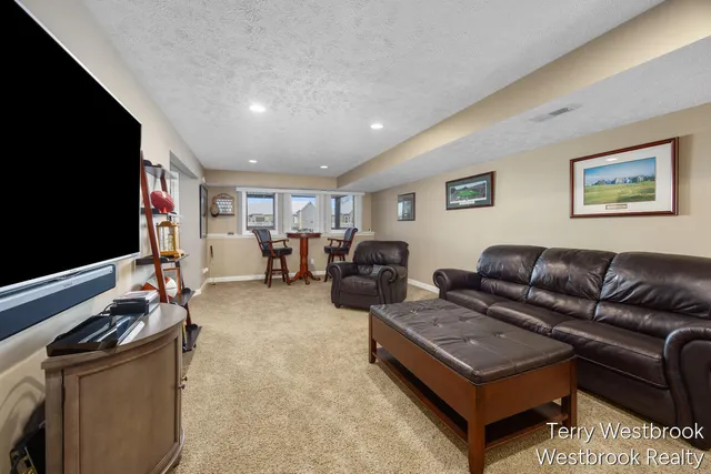 $495,000 | 2546 Highridge Lane Southeast, Grand Rapids, MI 49546