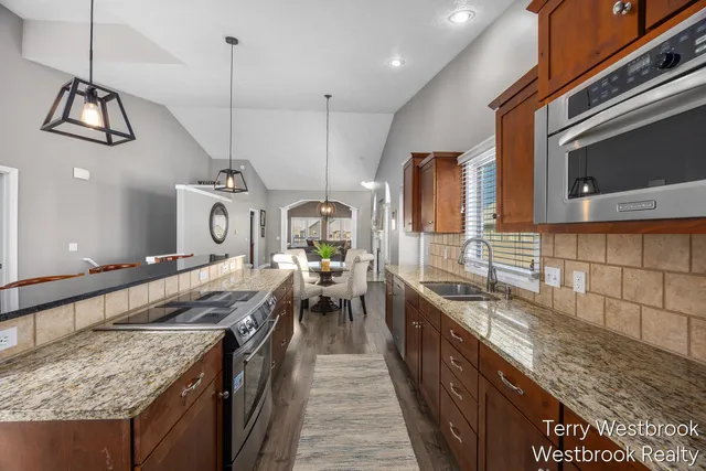 $495,000 | 2546 Highridge Lane Southeast, Grand Rapids, MI 49546