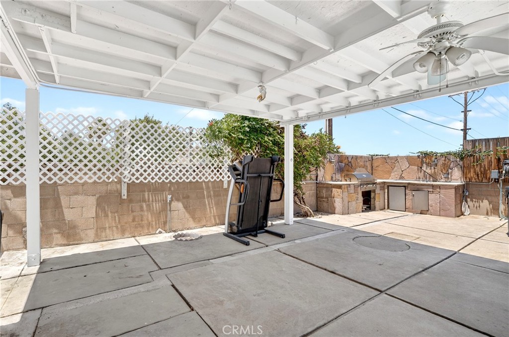 2501 East Avenue R4 Palmdale, CA 93550 - Photo 6 of 40 Covered Patio