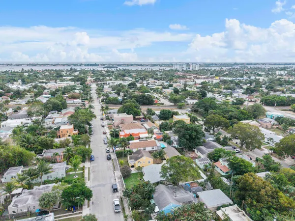 $2,250 | 608 El Vedado, West Palm Beach, FL 33405