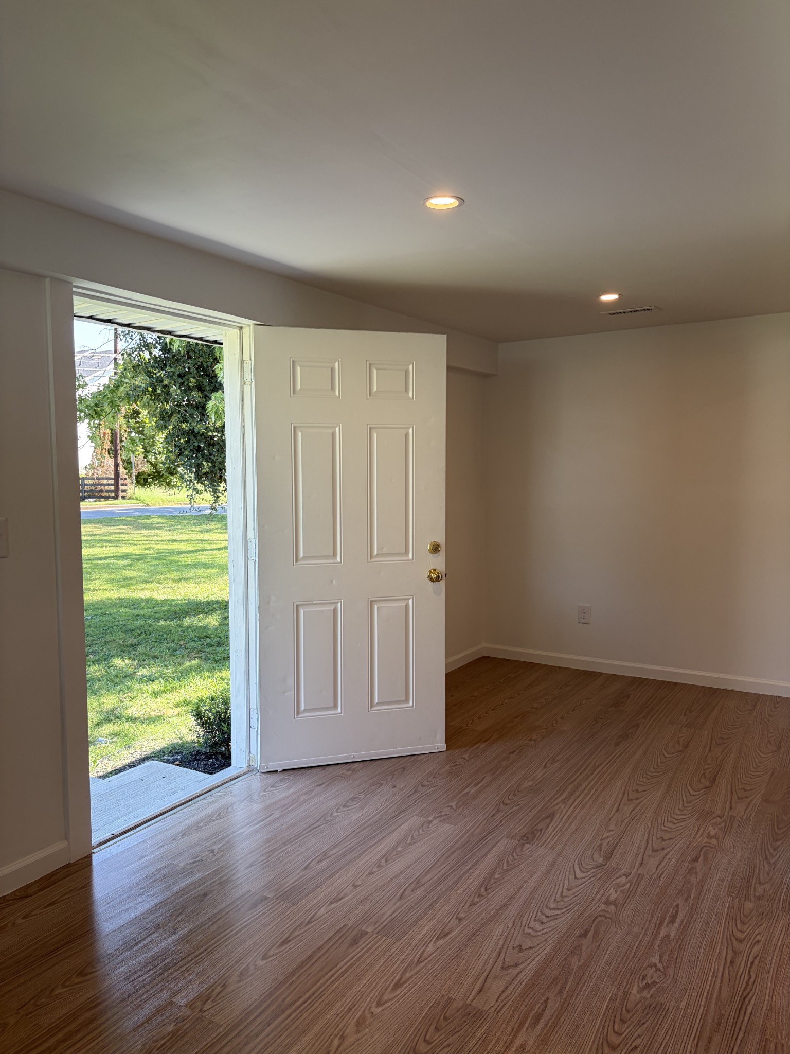 203 Cole's Ferry Road Gallatin, TN 37066 - Photo 8 of 23 Gallery Image 8