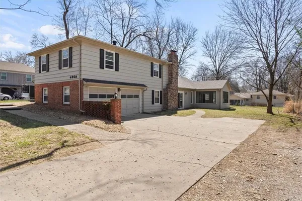$340,000 | 4309 Grandview Road, Kansas City, MO 64137