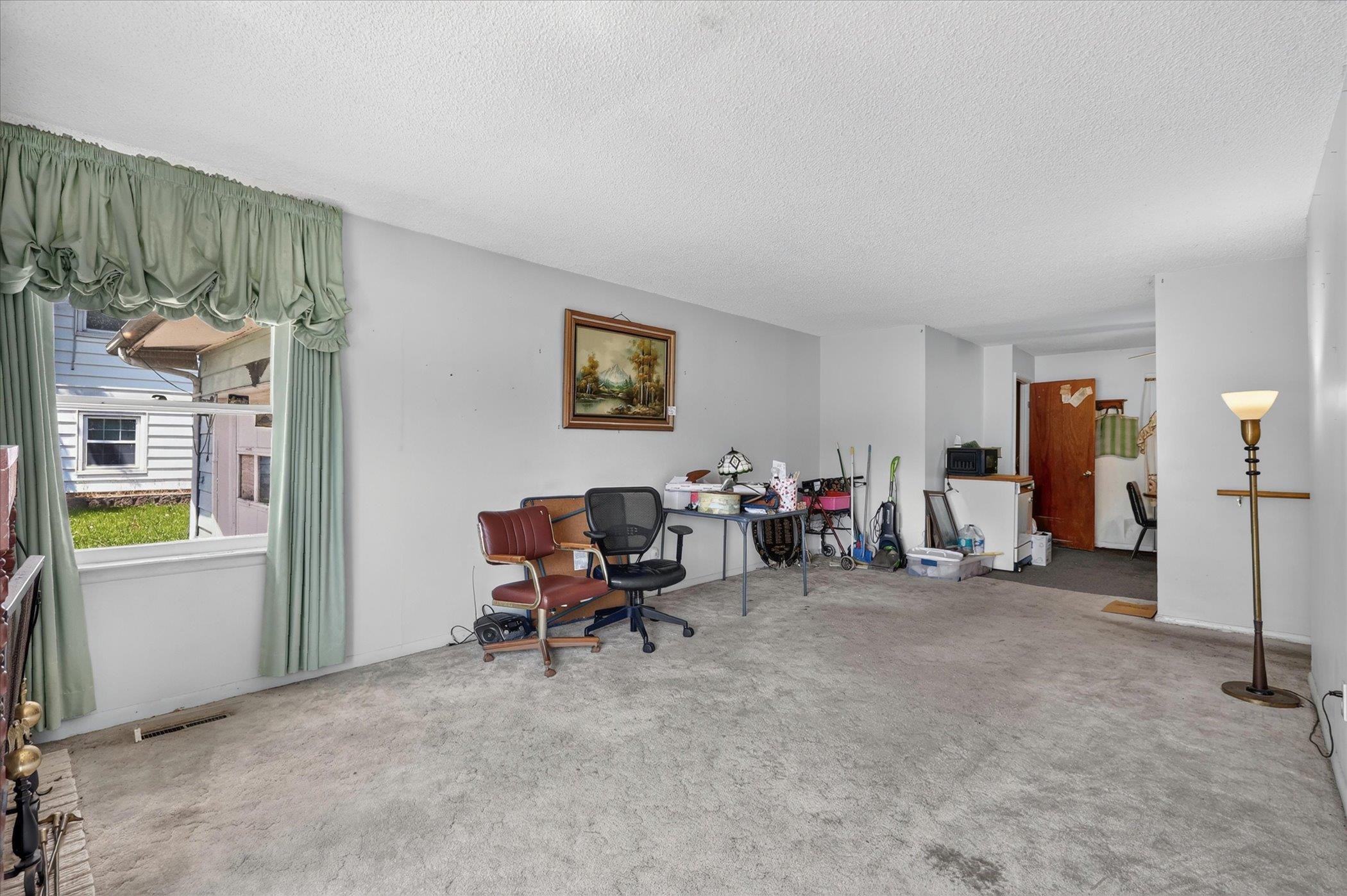 1941 Masters Street Beloit, WI 53511 - Photo 5 of 37