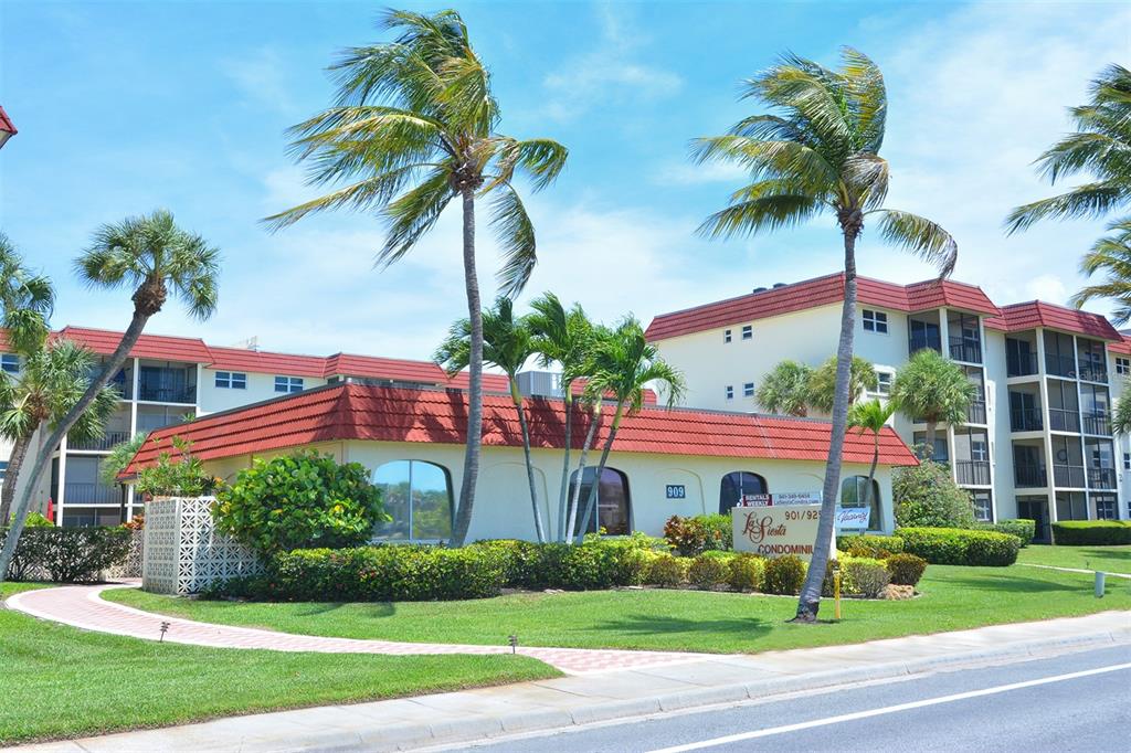 925 Beach Road, Unit 112 Siesta Key, FL 34242 - Photo 4 of 71 Gallery Image 4
