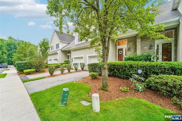 $769,000 | 141 Greenway, Unit 41, Montvale, NJ 07645