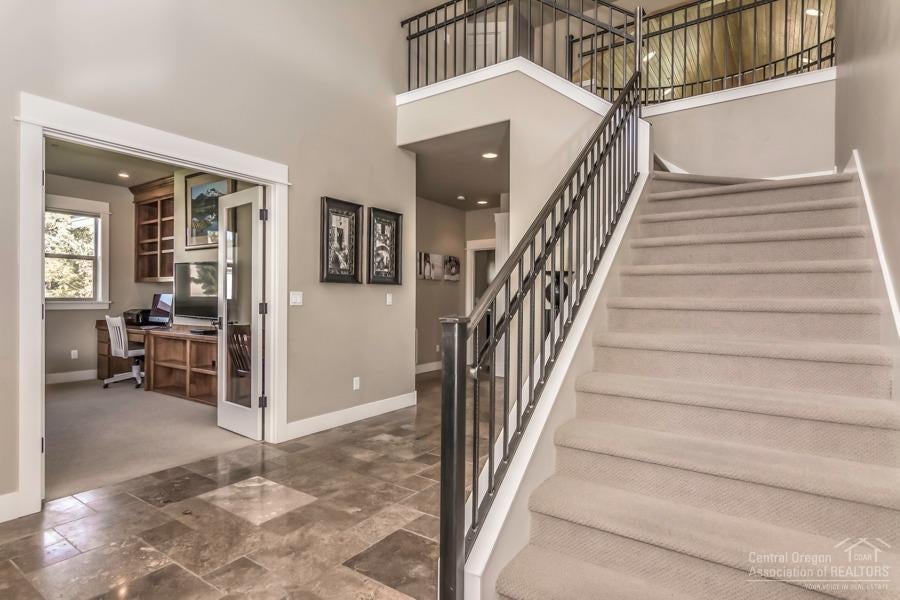 63528 Old Deschutes Road Bend, OR 97701 - Photo 2 of 25 Gallery Image 2