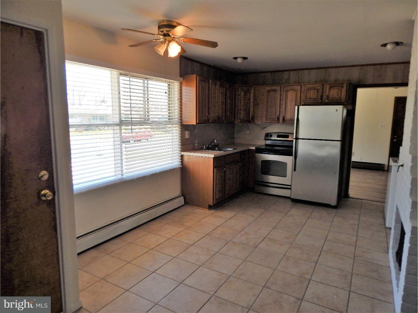 25 Border Rock Road Levittown, PA 19057 - Photo 11 of 20 Kitchen