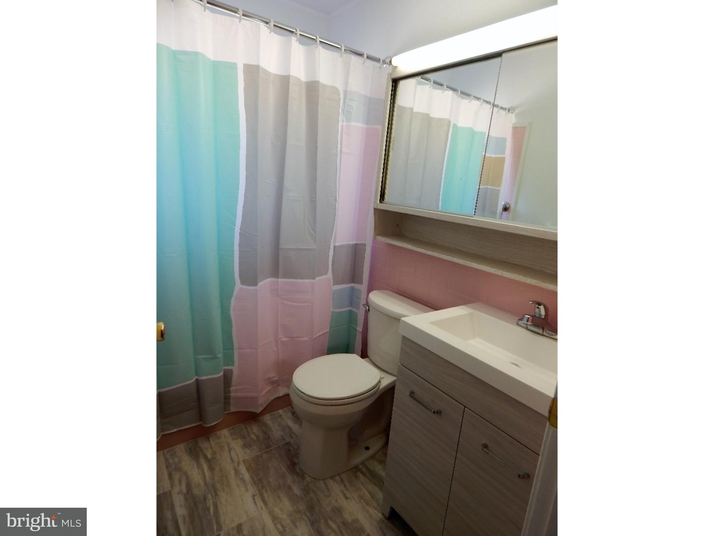 25 Border Rock Road Levittown, PA 19057 - Photo 13 of 20 Bathroom