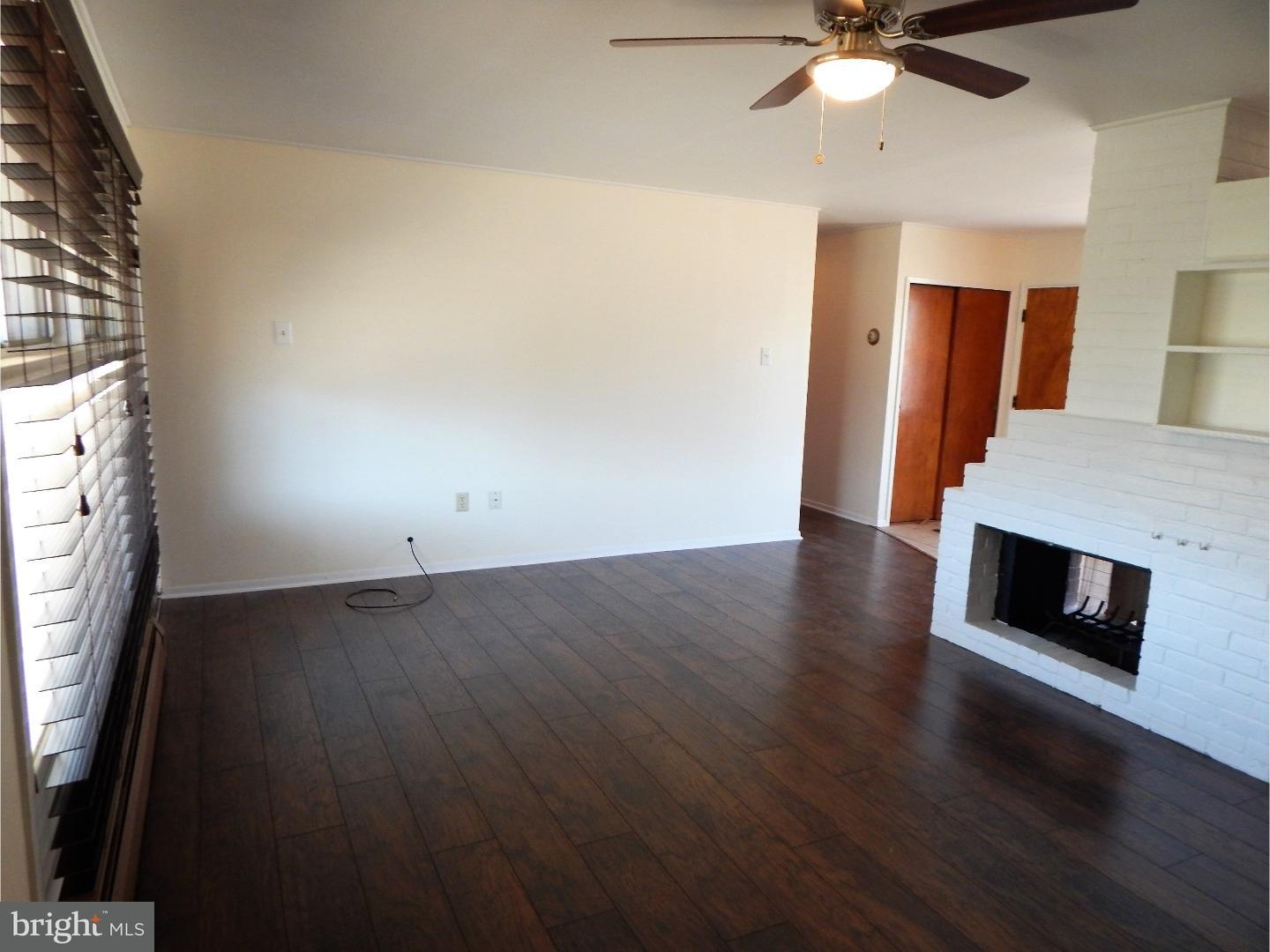 25 Border Rock Road Levittown, PA 19057 - Photo 15 of 20 Living Room