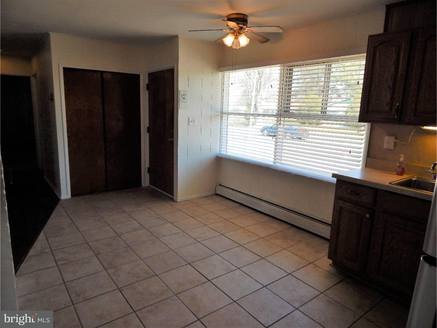 25 Border Rock Road Levittown, PA 19057 - Photo 18 of 20 Kitchen