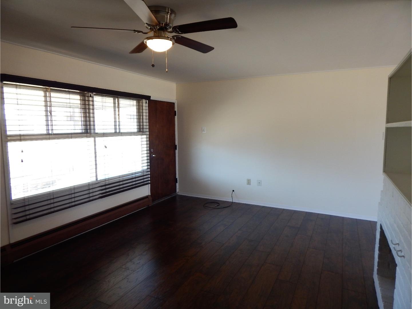 25 Border Rock Road Levittown, PA 19057 - Photo 20 of 20 Living Room
