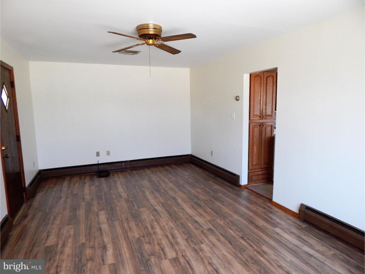 25 Border Rock Road Levittown, PA 19057 - Photo 5 of 20 Family Room