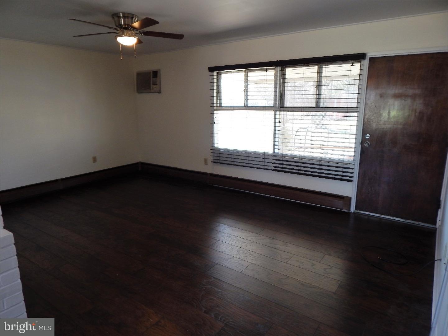 25 Border Rock Road Levittown, PA 19057 - Photo 9 of 20 Living Room