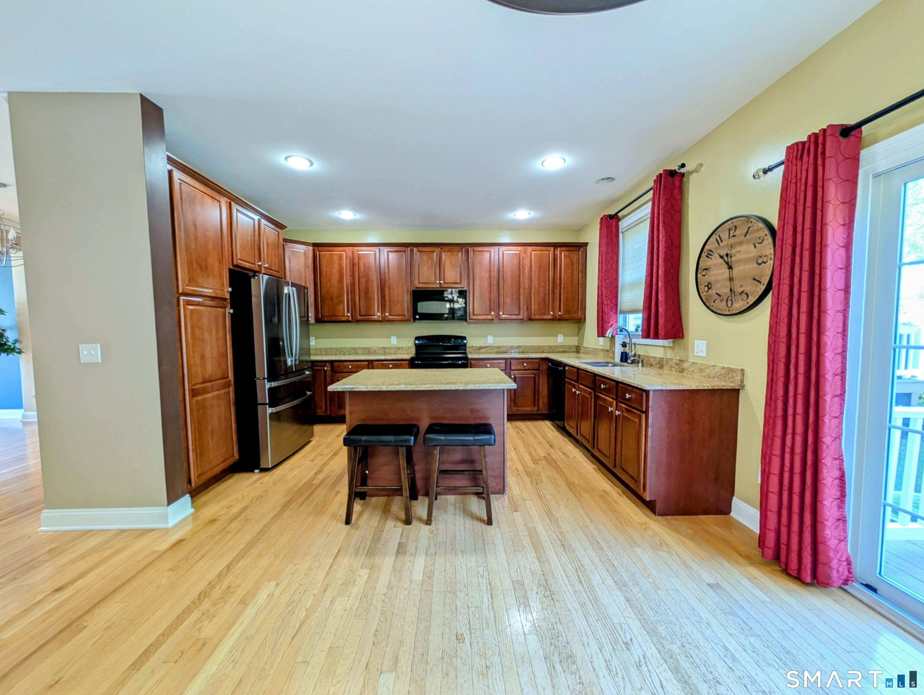 68 Lawrence Avenue, Unit 68 Danbury, CT 06810 - Photo 5 of 35