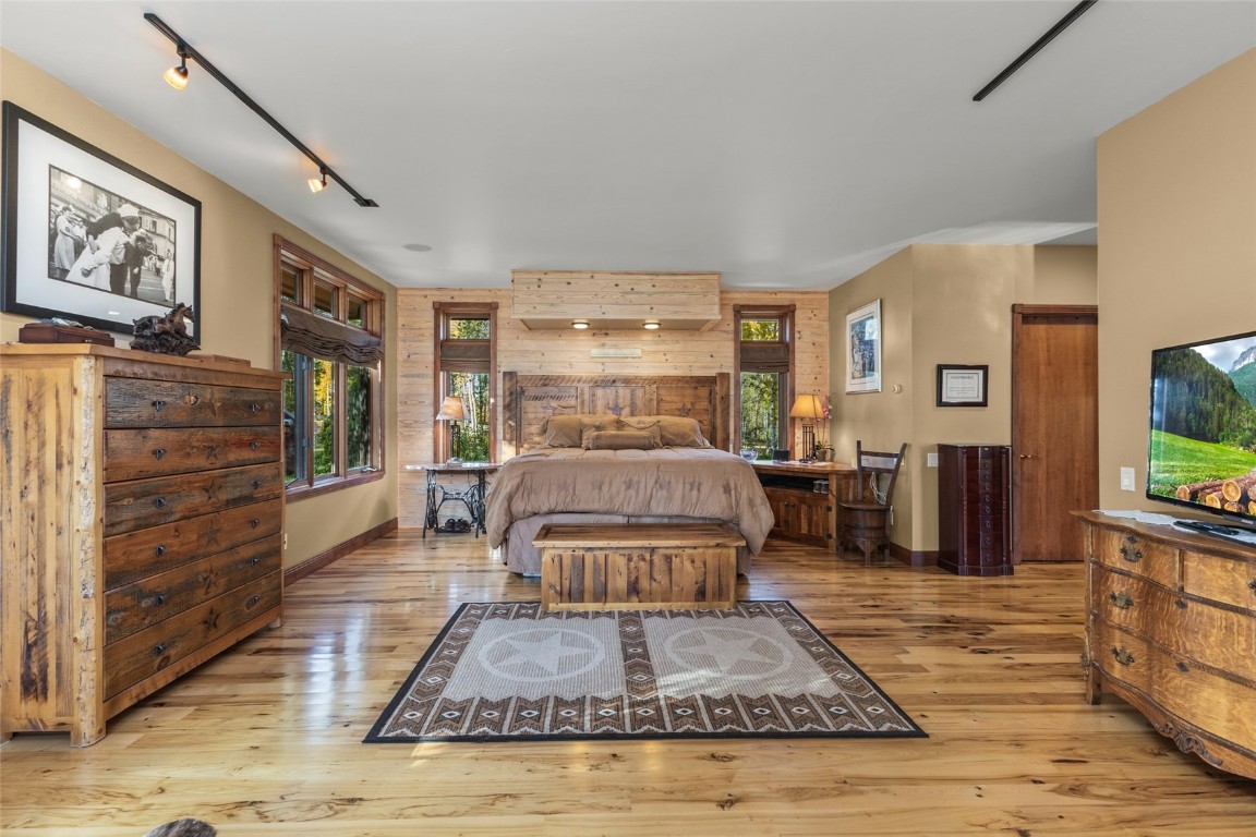 32350 Los Ranchos Road Oak Creek, CO 80467 - Photo 23 of 50 a living room with furniture and a flat screen tv