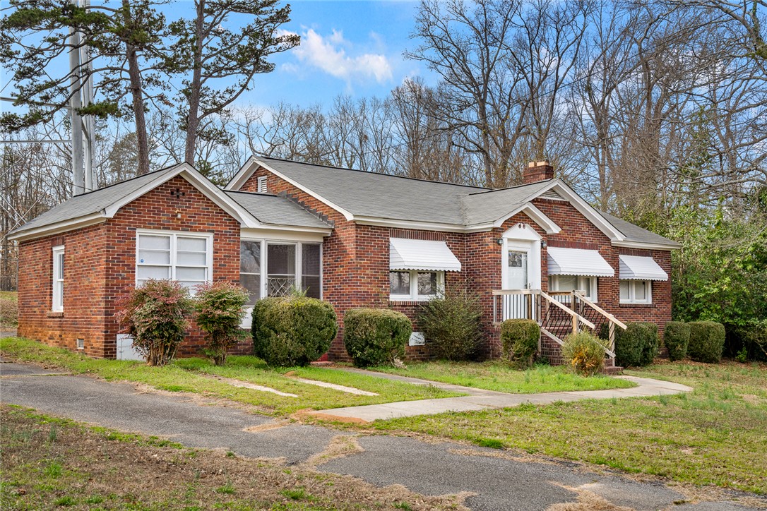 113 Brookside Circle Belton, SC 29627 - Photo 3 of 34