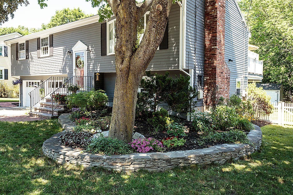 25 Riverside Drive Reading, MA 01867 - Photo 1 of 29 Gallery Image 1