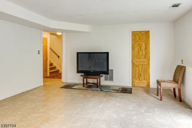 $4,500 | 27 Homer Street, Parsippany, NJ 07054