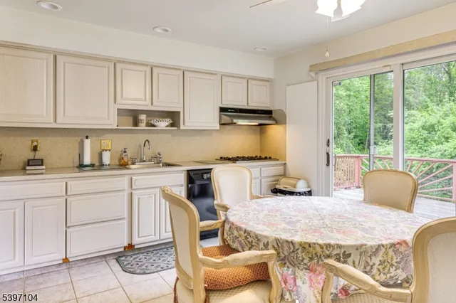 $4,500 | 27 Homer Street, Parsippany, NJ 07054