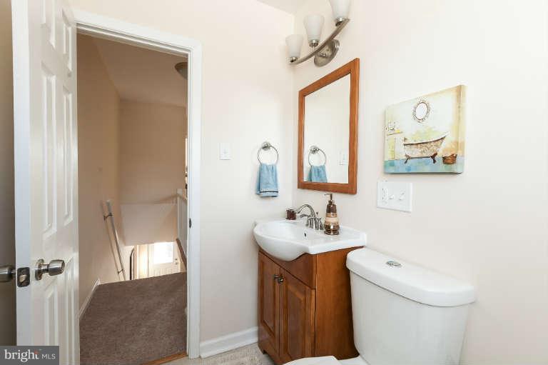 7407 Berkshire Road Baltimore, MD 21224 - Photo 18 of 30 Bath