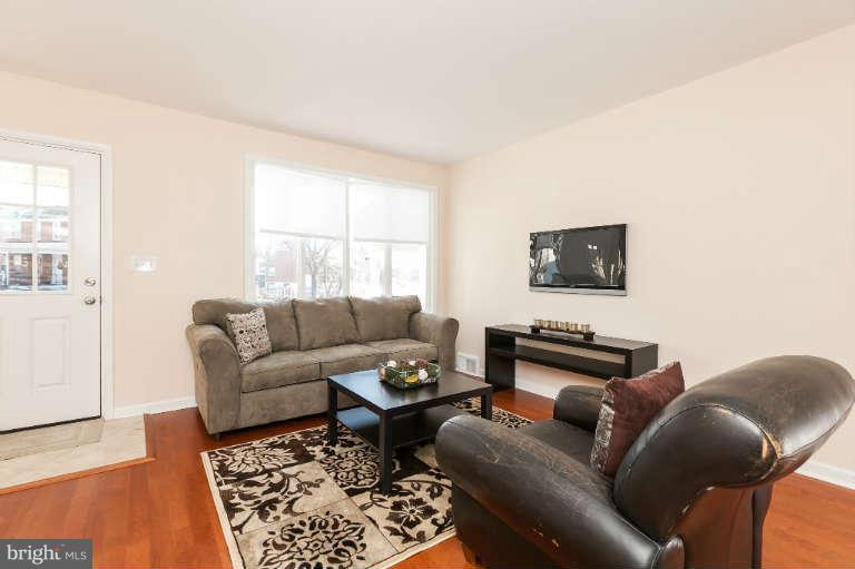 7407 Berkshire Road Baltimore, MD 21224 - Photo 4 of 30 Living Room