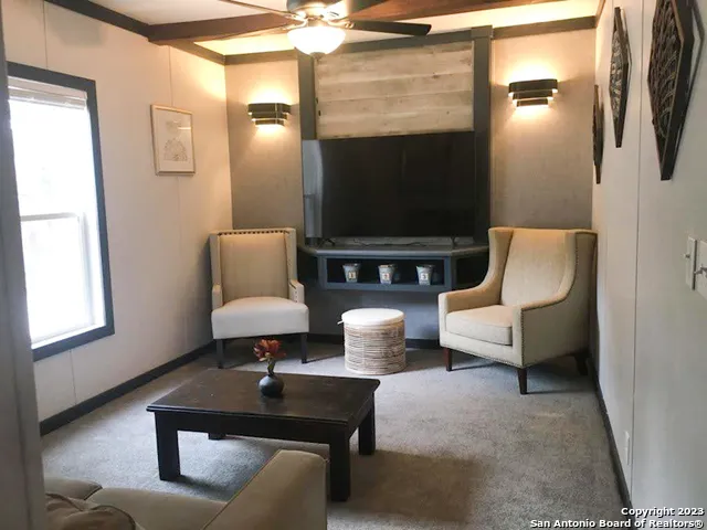 $1,950 | 368 Northlake Drive, Lakehills, TX 78063