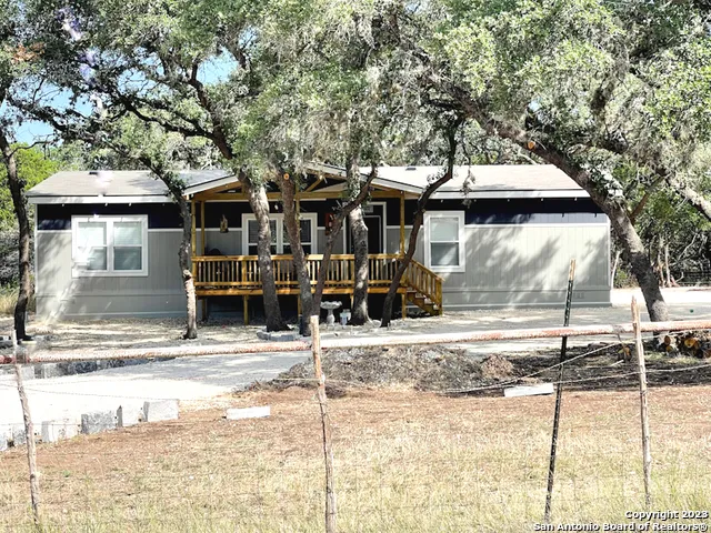 $1,950 | 368 Northlake Drive, Lakehills, TX 78063