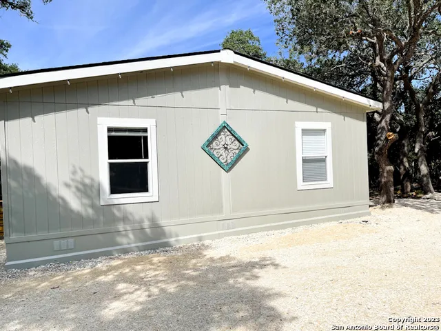 $1,950 | 368 Northlake Drive, Lakehills, TX 78063