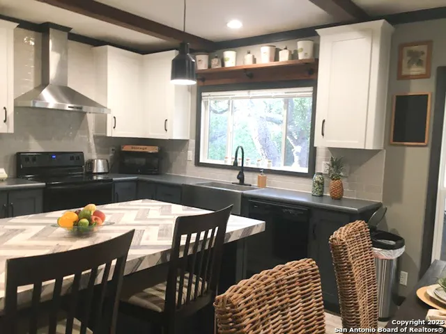 $1,950 | 368 Northlake Drive, Lakehills, TX 78063