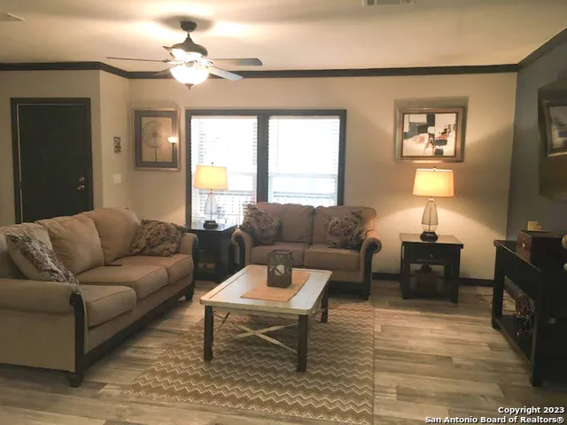 $1,950 | 368 Northlake Drive, Lakehills, TX 78063