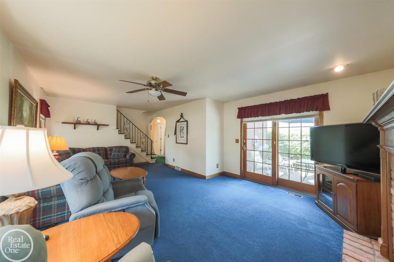404 Cloverly Road Grosse Pointe, MI 48236 - Photo 23 of 37 50074471-22.JPG